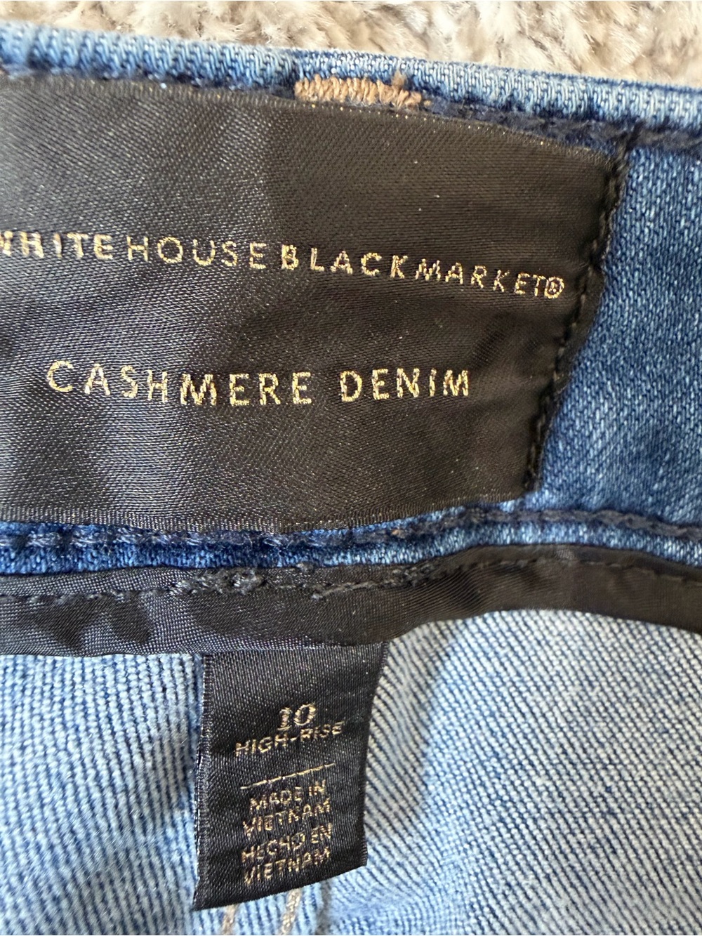 White House Black Market Men's Slim Jeans in Medium Blue Wash - Picture 2 of 5